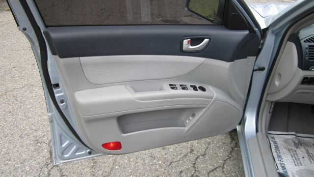 Hyundai Sonata 2008 photo 9