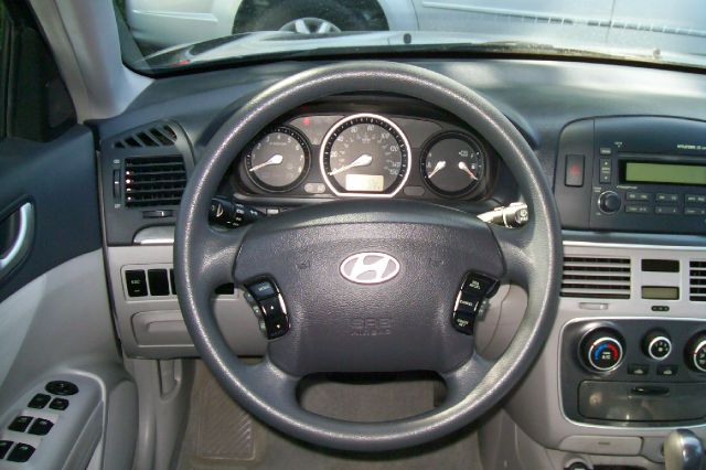 Hyundai Sonata 2008 photo 2
