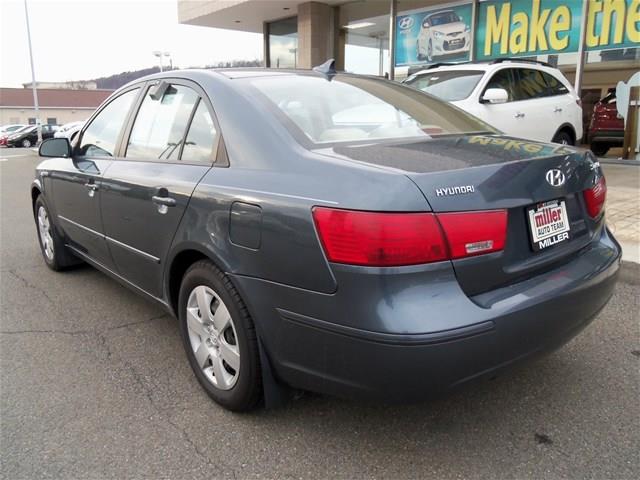 Hyundai Sonata 2009 photo 1