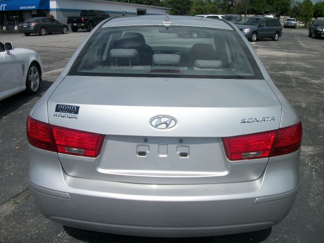 Hyundai Sonata FWD 4dr Sport Sedan