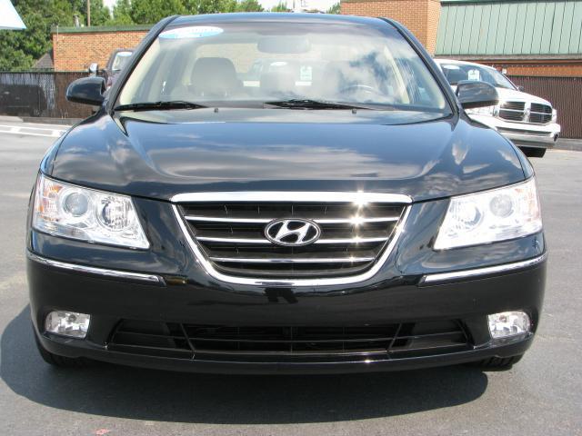 Hyundai Sonata 2009 photo 1