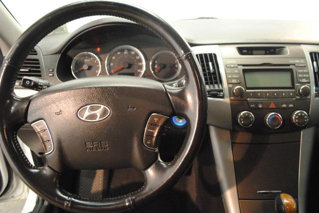 Hyundai Sonata 2009 photo 8