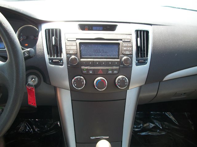 Hyundai Sonata 2009 photo 4