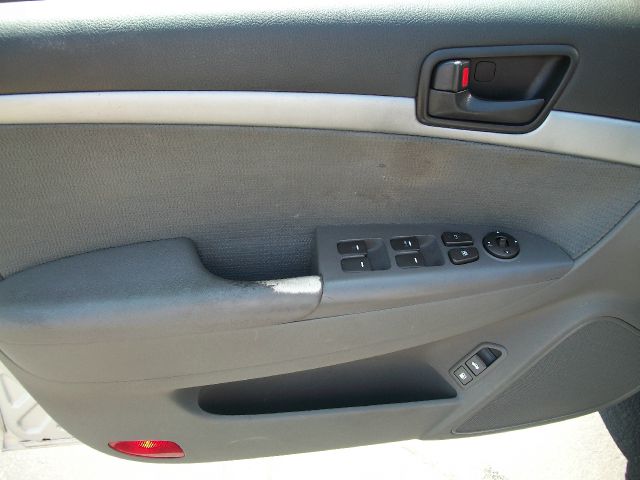 Hyundai Sonata 2009 photo 7