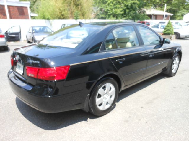 Hyundai Sonata FWD 4dr Sport Sedan