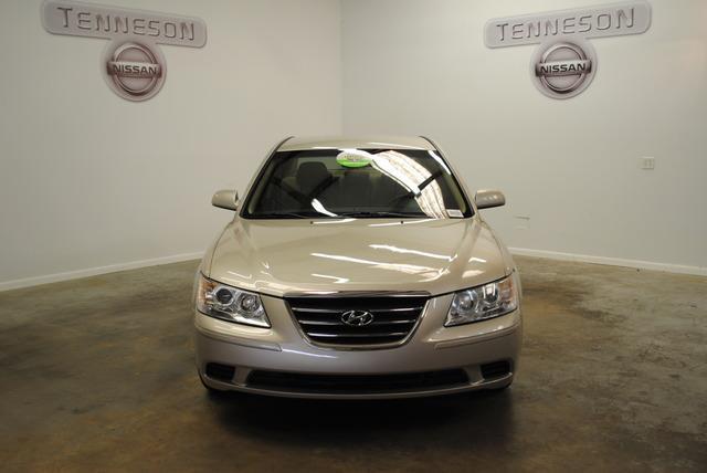 Hyundai Sonata 2010 photo 1