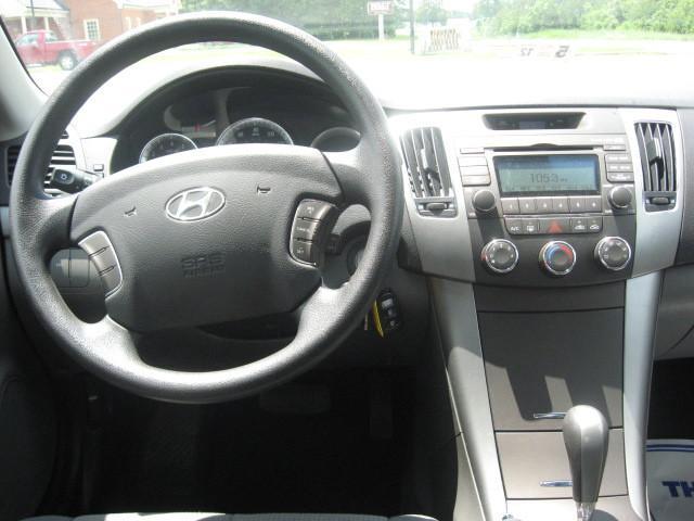 Hyundai Sonata 2010 photo 1