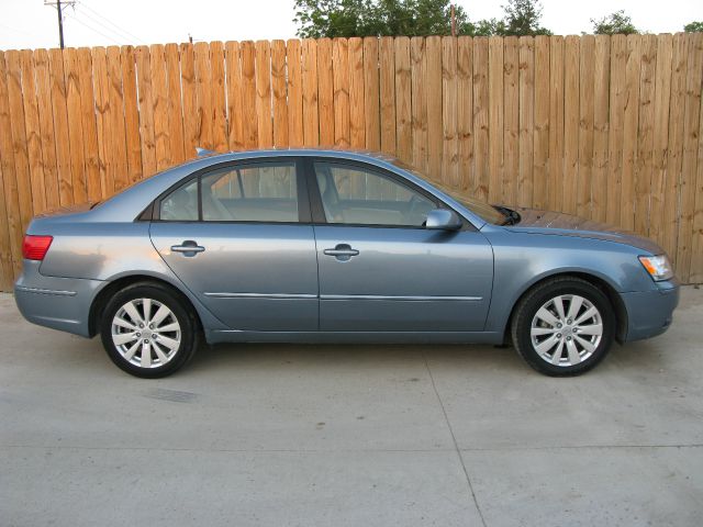 Hyundai Sonata 2010 photo 1