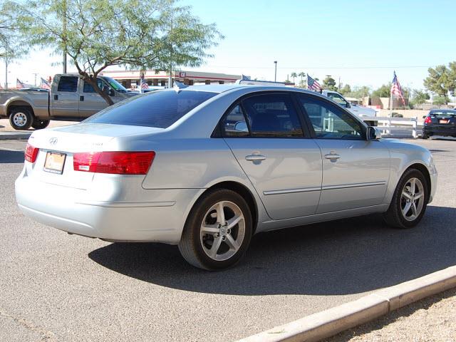 Hyundai Sonata FWD 4dr Sport Sedan