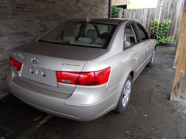 Hyundai Sonata FWD 4dr Sport Sedan