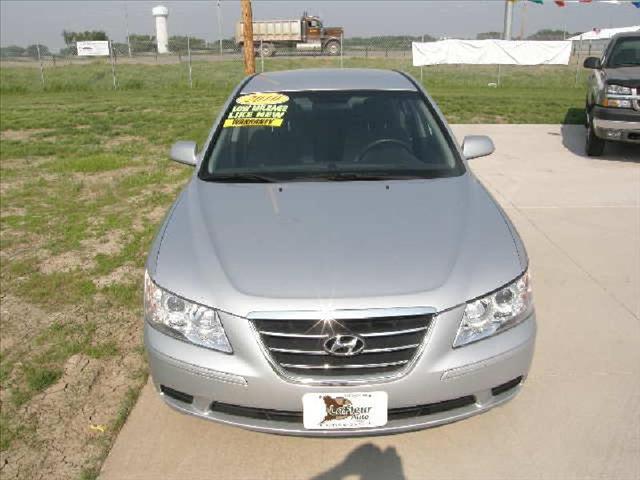 Hyundai Sonata 2010 photo 1