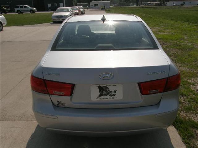 Hyundai Sonata 2010 photo 3