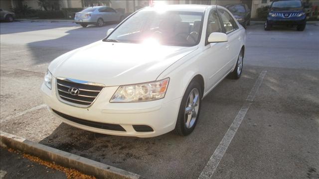 Hyundai Sonata 2010 photo 1