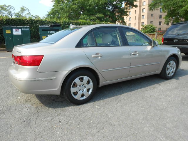 Hyundai Sonata FWD 4dr Sport Sedan