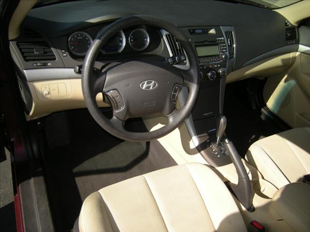 Hyundai Sonata FWD 4dr Sport Sedan