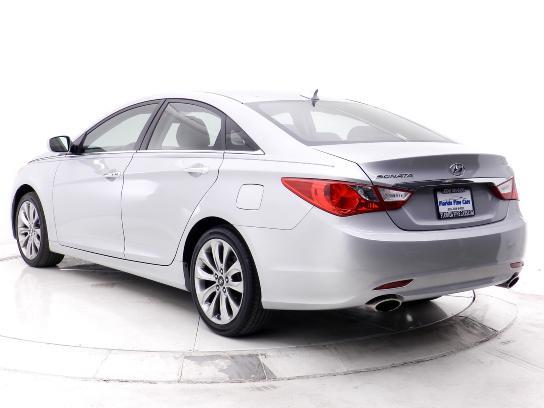 Hyundai Sonata 2011 photo 12