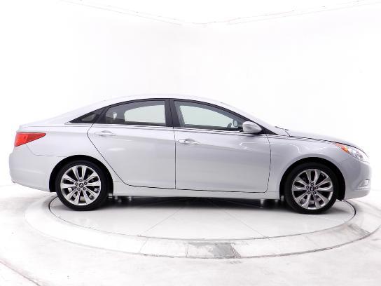 Hyundai Sonata 2011 photo 2