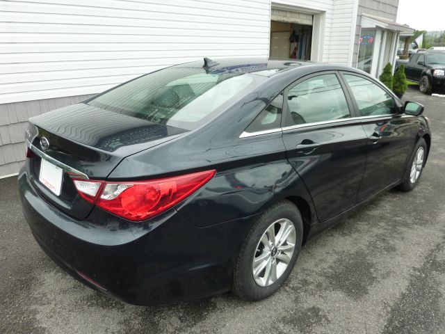 Hyundai Sonata 2011 photo 2