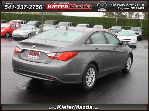 Hyundai Sonata 2011 photo 2