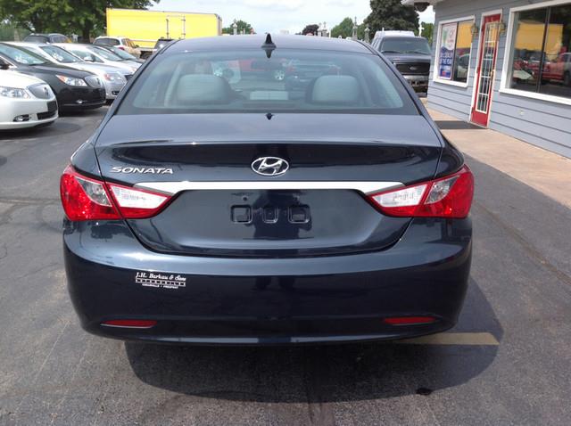 Hyundai Sonata 2011 photo 4