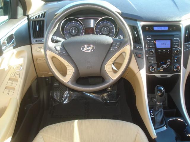 Hyundai Sonata 2011 photo 4