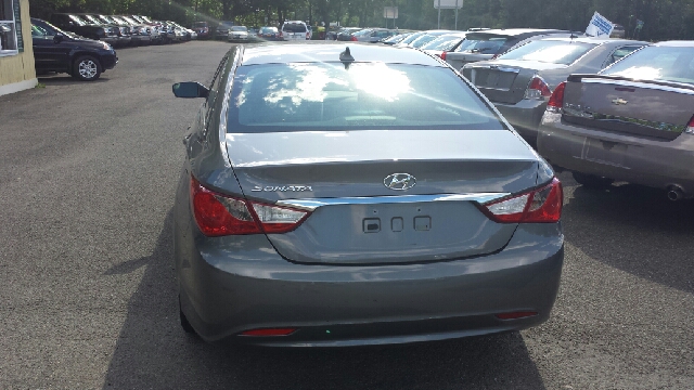 Hyundai Sonata 2011 photo 4