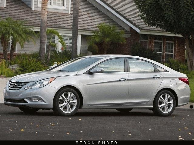 Hyundai Sonata 2011 photo 2