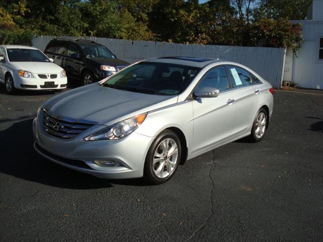 Hyundai Sonata 2011 photo 2