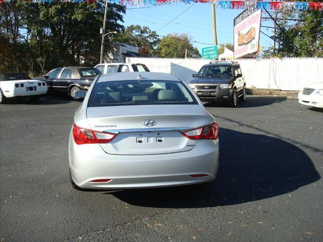 Hyundai Sonata 2011 photo 3