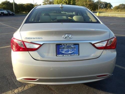 Hyundai Sonata 2011 photo 1