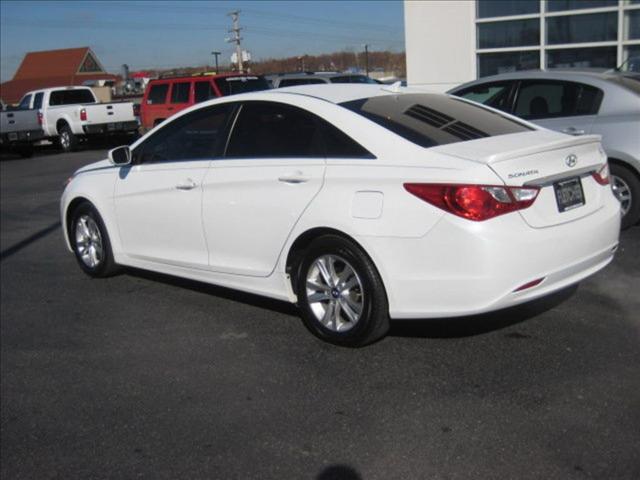 Hyundai Sonata 2011 photo 3