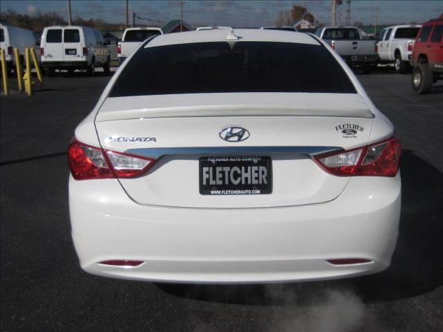 Hyundai Sonata 2011 photo 4