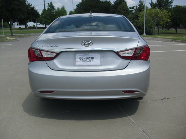 Hyundai Sonata 2011 photo 1