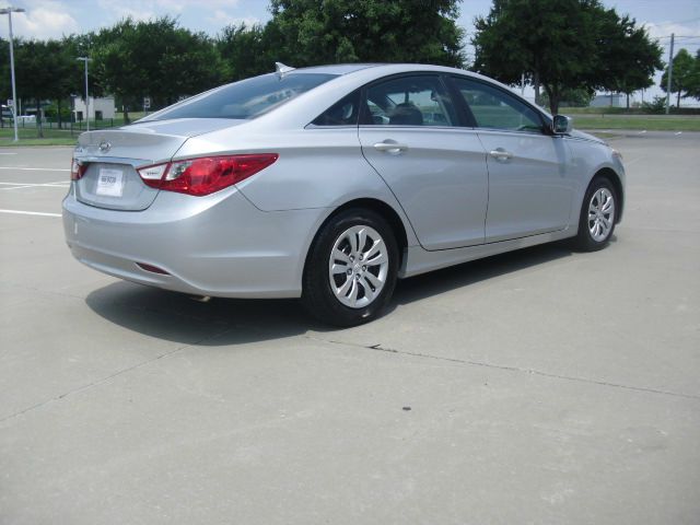 Hyundai Sonata 2011 photo 3