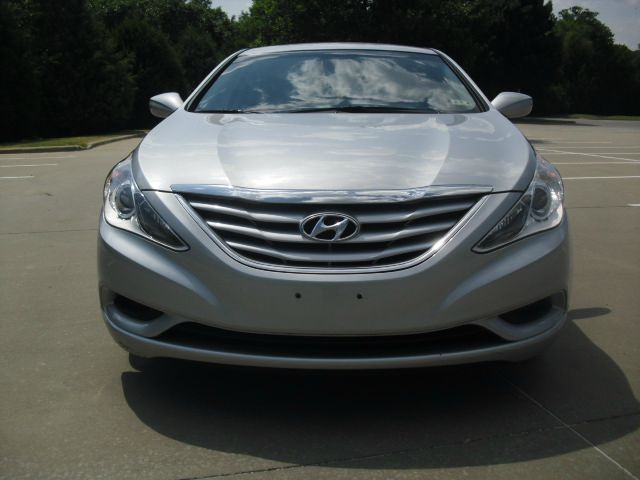 Hyundai Sonata 2011 photo 4