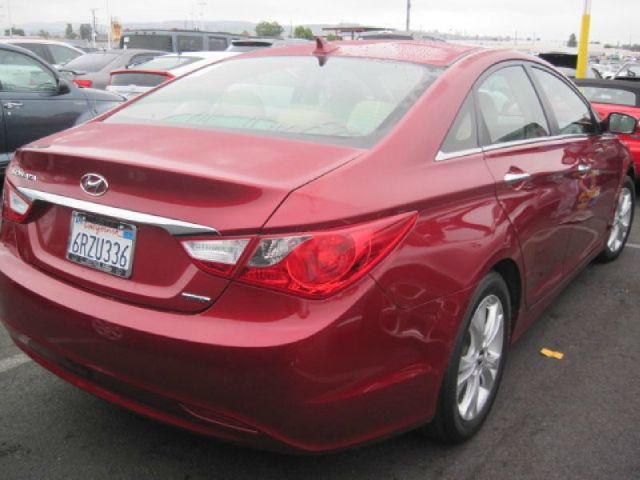 Hyundai Sonata 2011 photo 2