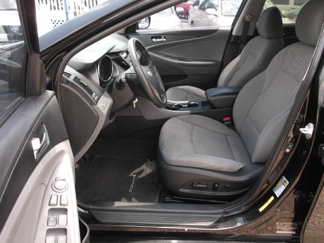 Hyundai Sonata 2011 photo 11