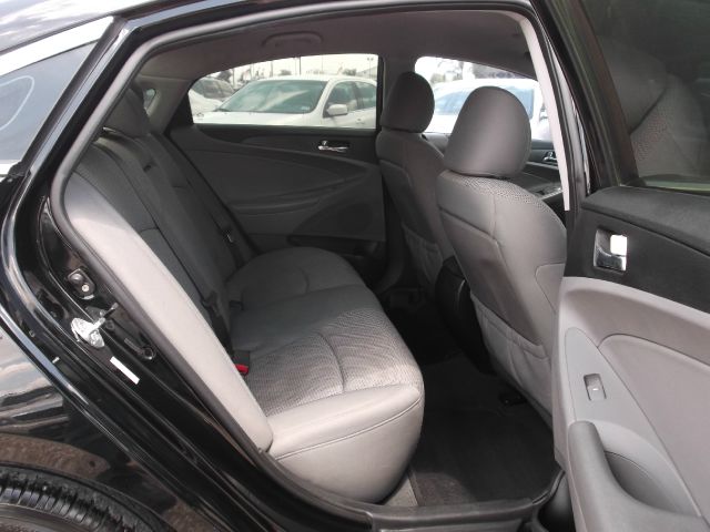 Hyundai Sonata 2011 photo 14