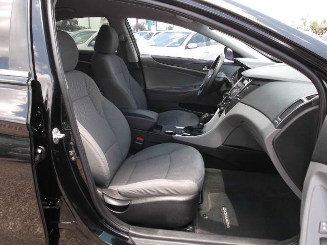 Hyundai Sonata 2011 photo 16