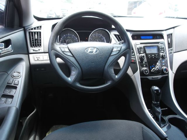 Hyundai Sonata 2011 photo 17