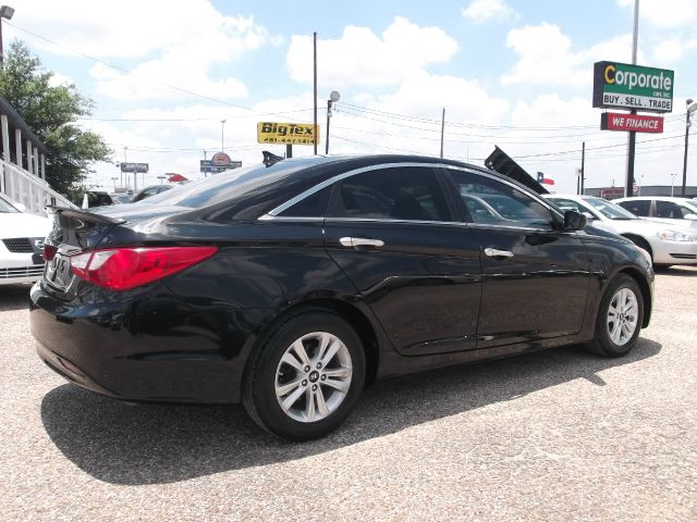 Hyundai Sonata 2011 photo 2