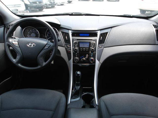 Hyundai Sonata 2011 photo 24