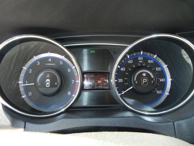 Hyundai Sonata 2011 photo 3