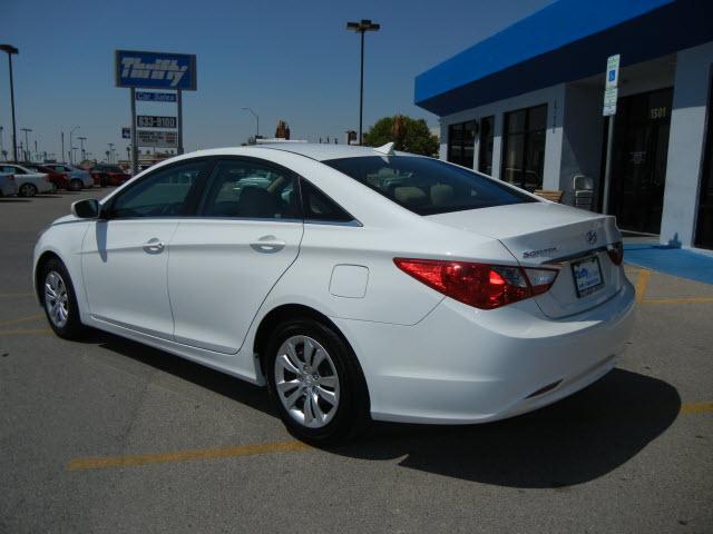 Hyundai Sonata 2011 photo 5