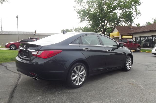 Hyundai Sonata 2011 photo 2