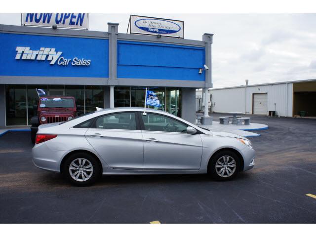 Hyundai Sonata 2011 photo 1