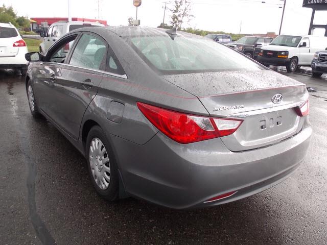 Hyundai Sonata 2011 photo 2