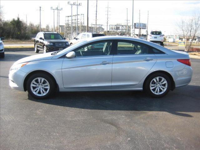 Hyundai Sonata 2011 photo 2