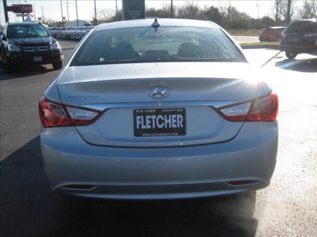 Hyundai Sonata 2011 photo 4