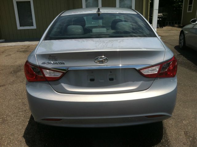 Hyundai Sonata 2011 photo 6